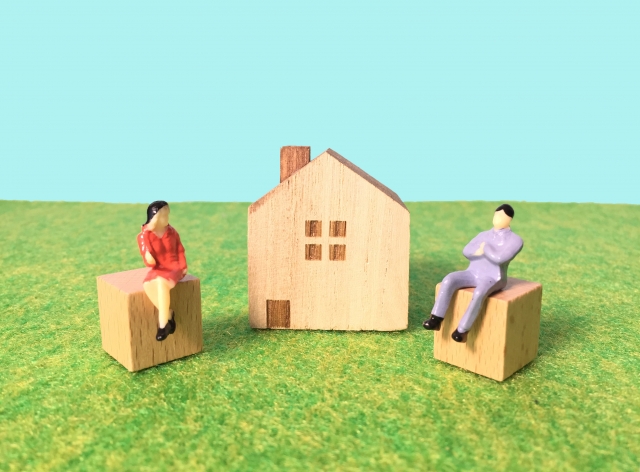 離婚が原因で不動産を売却するのに最適なタイミングは？